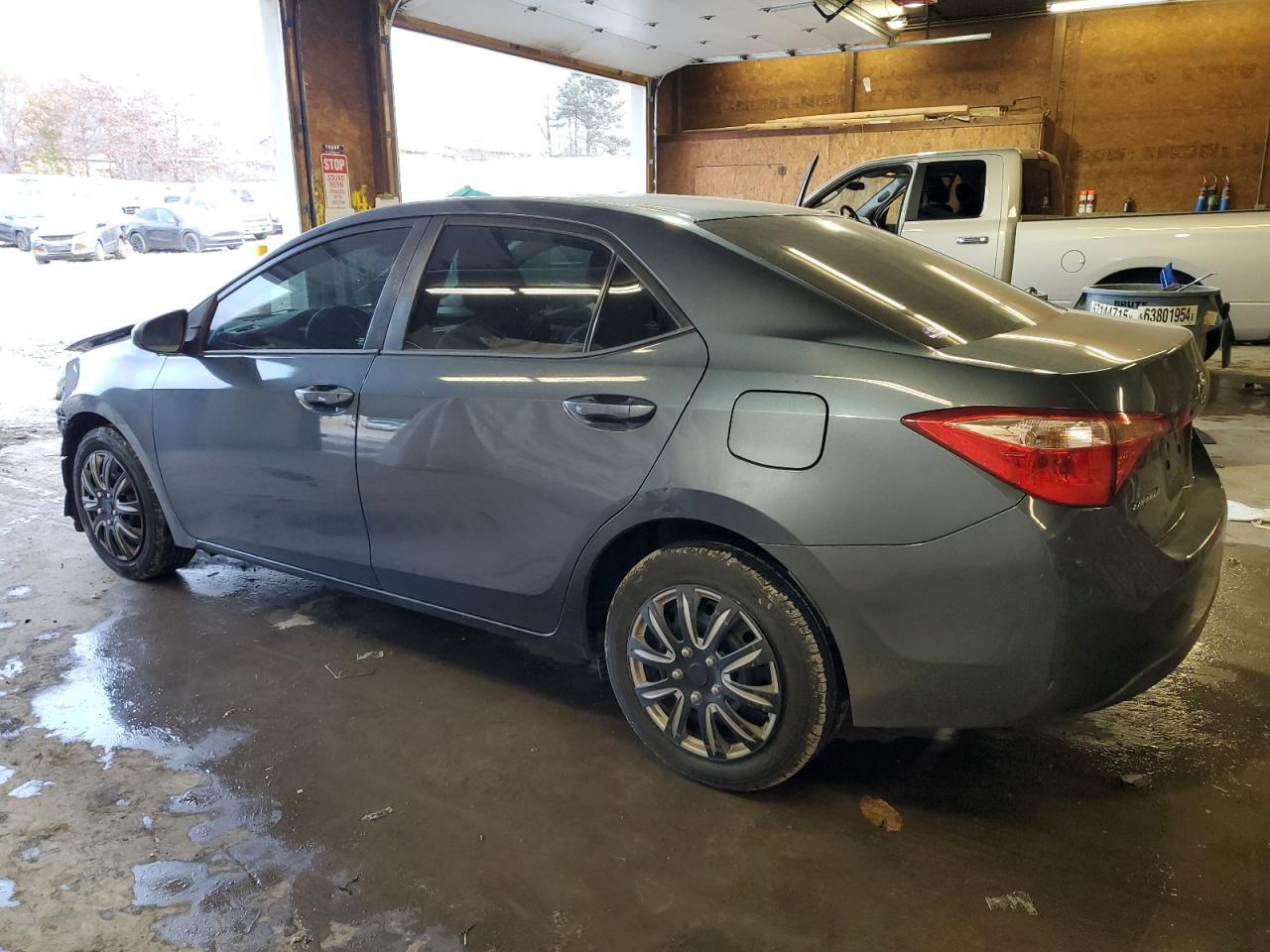 2017 Toyota Corolla L - Фото 2