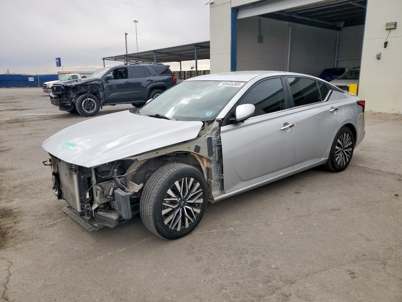 2023 Nissan Altima Sv