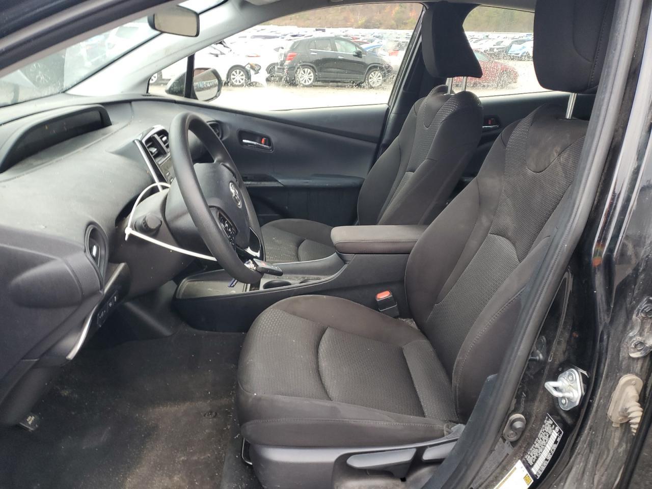 2020 Toyota Prius Le - Фото 7