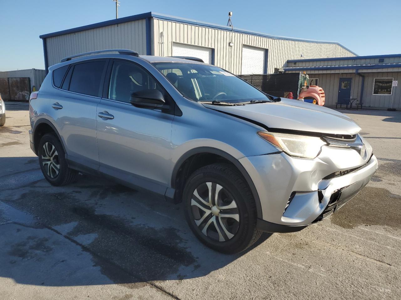 2017 Toyota Rav4 Le - Фото 4