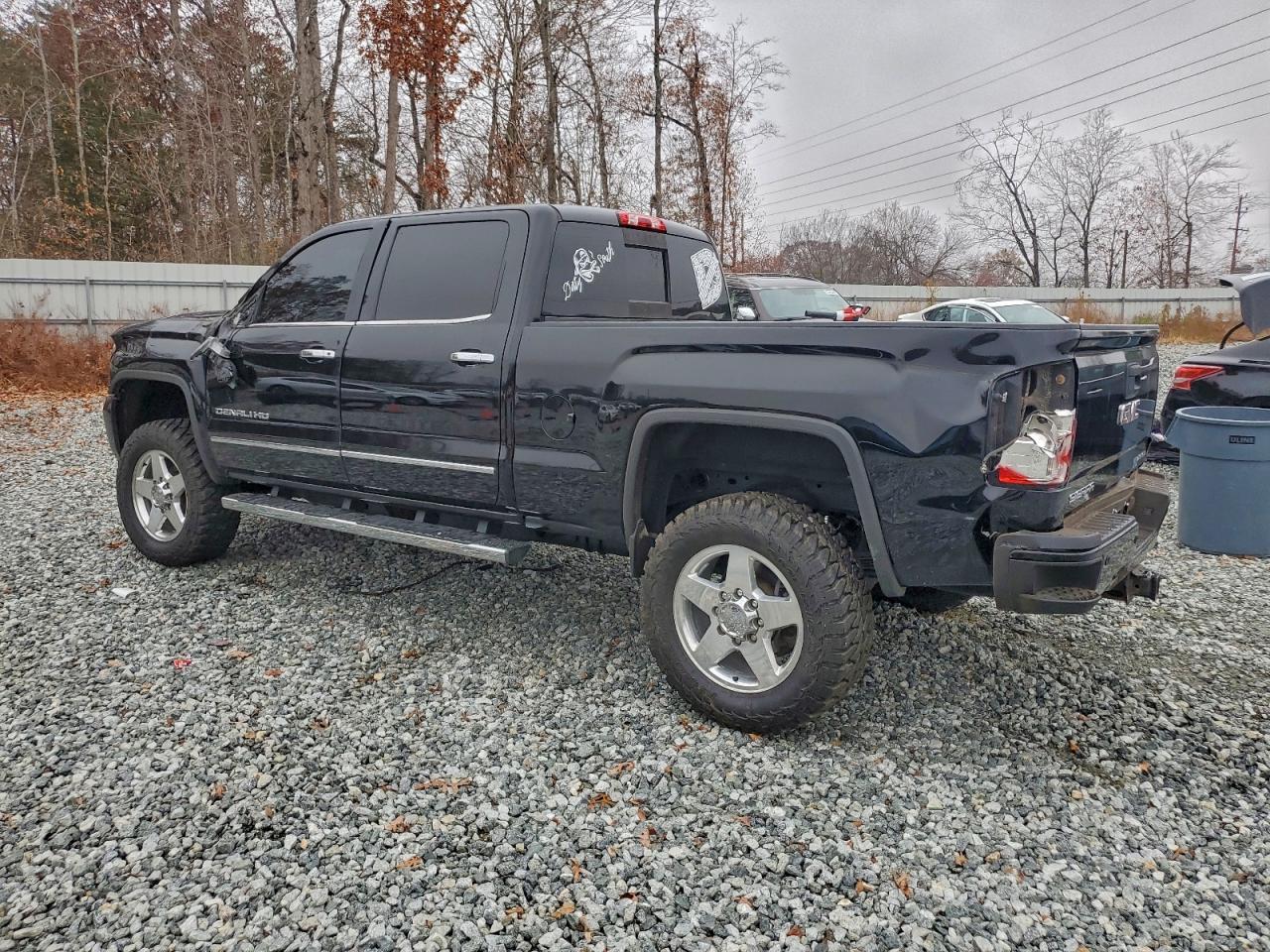2015 GMC Sierra K2500 Denali - Image 2