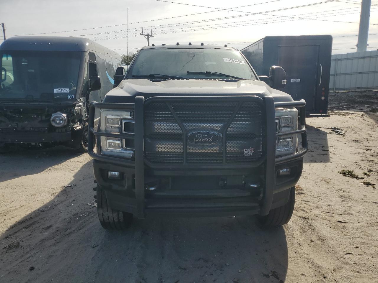 2018 Ford F350 Super Duty - Фото 5