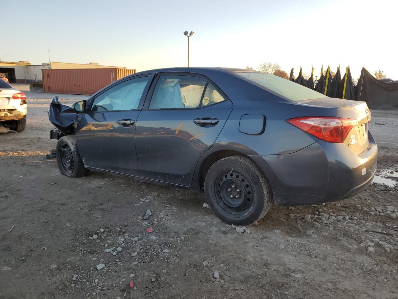2017 Toyota Corolla L - Фото 2
