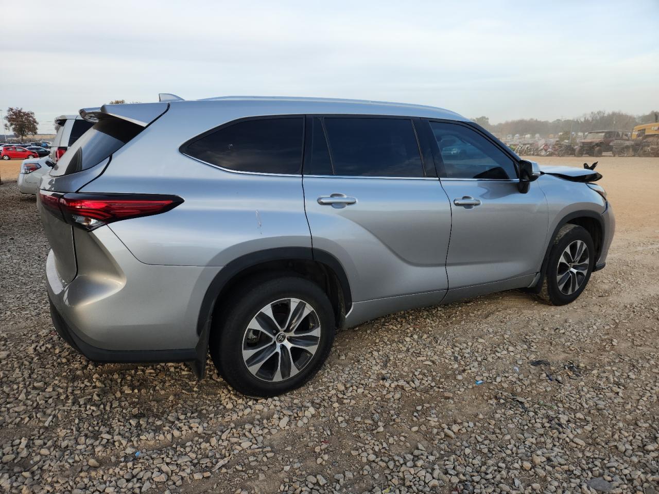 2021 Toyota Highlander Xle - Фото 3