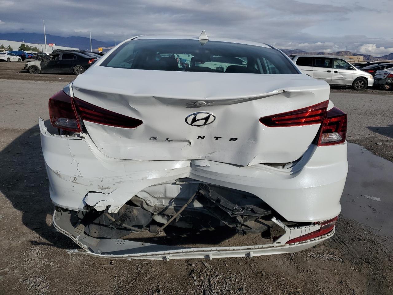 2020 Hyundai Elantra Sel - Фото 6