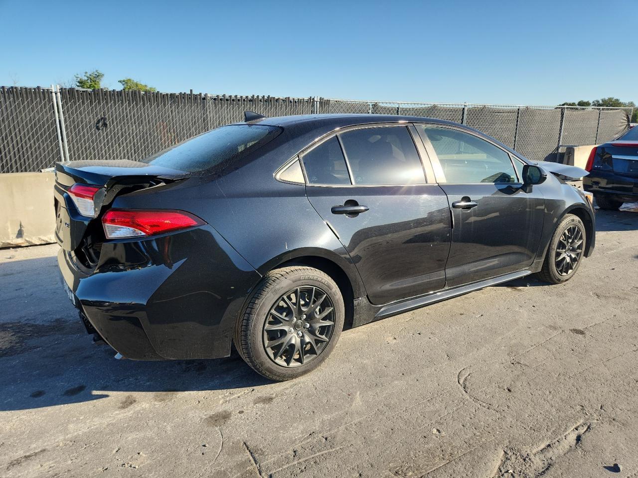 2022 Toyota Corolla Le - Image 3