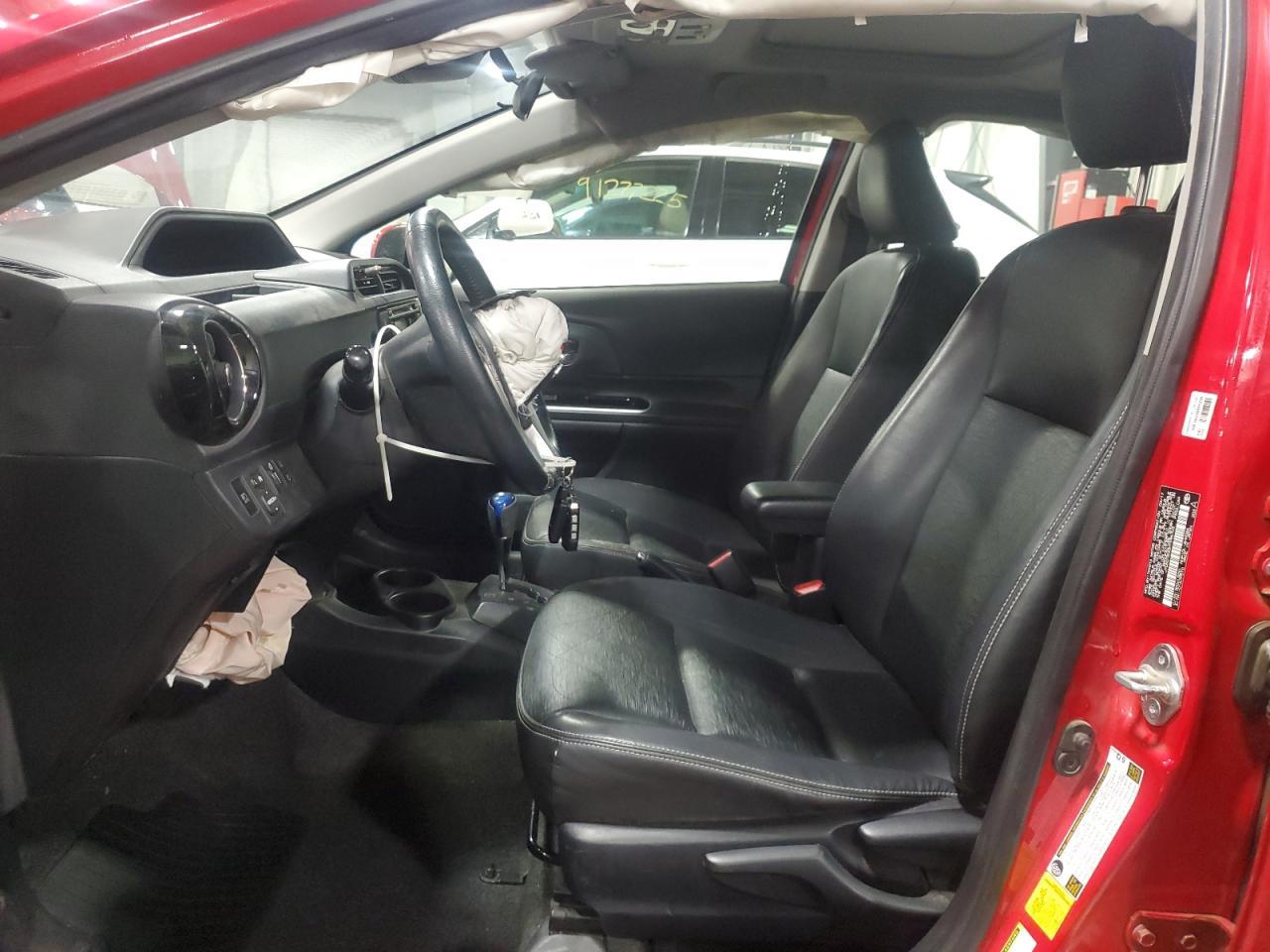 2017 Toyota Prius C - Image 7