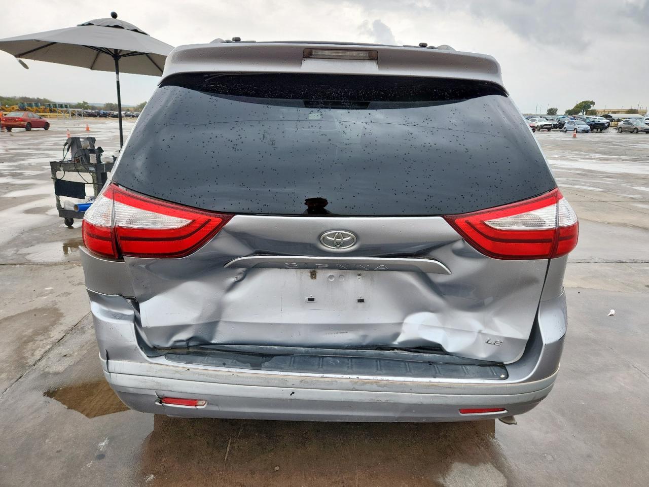 2015 Toyota Sienna Le - Фото 6