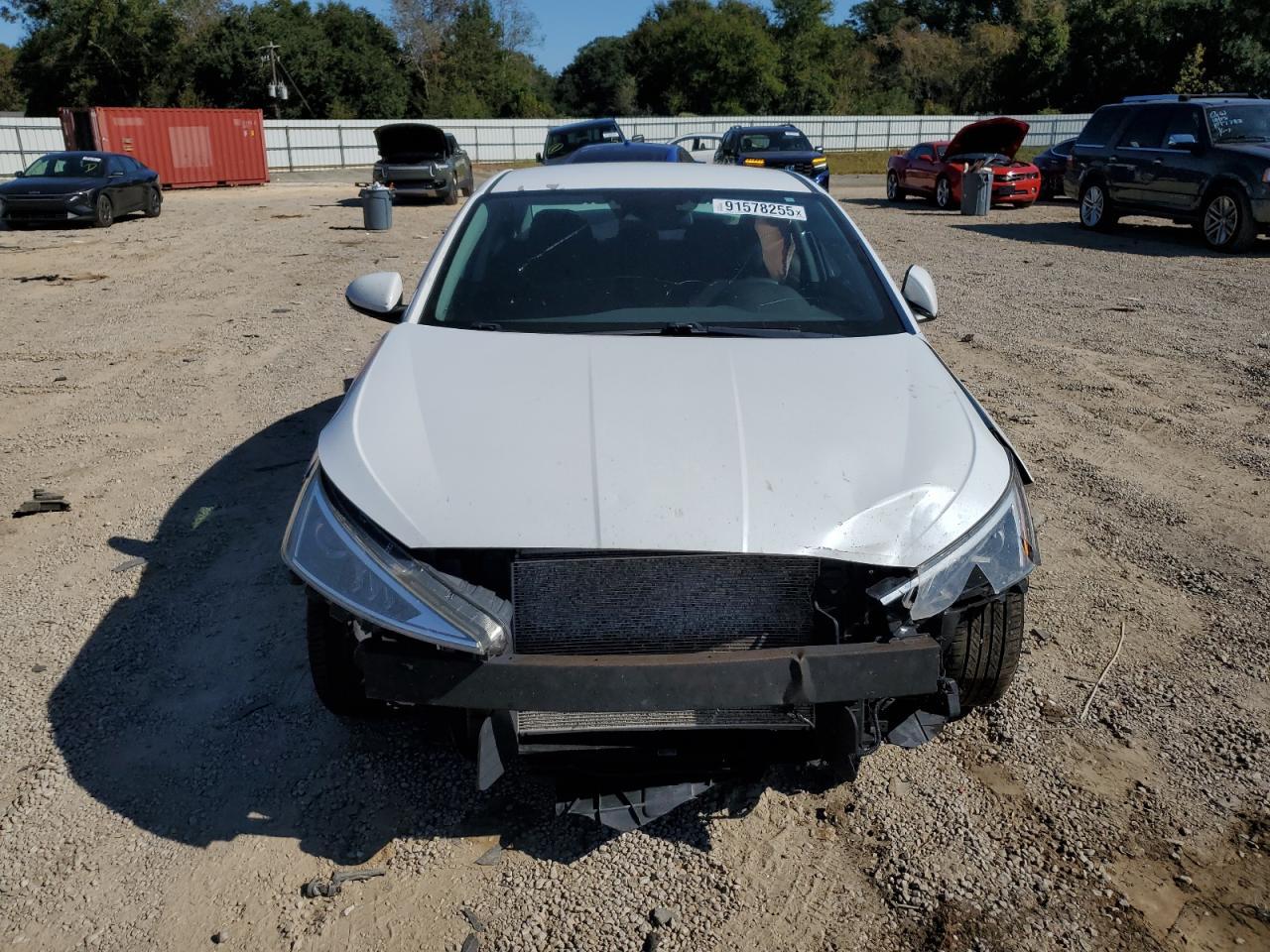 2019 Hyundai Elantra - Image 5