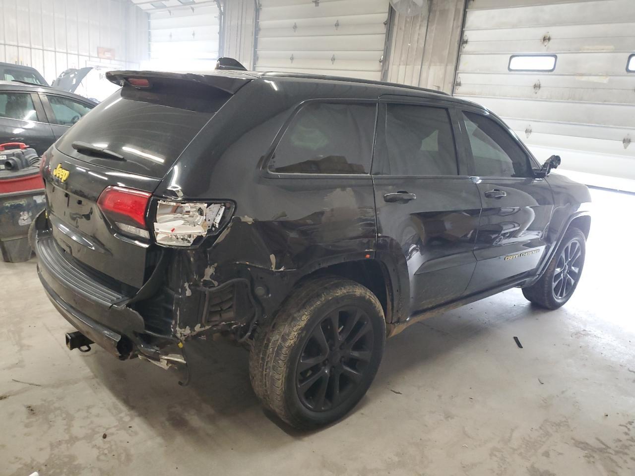 2021 Jeep Grand Cherokee Laredo - Фото 3