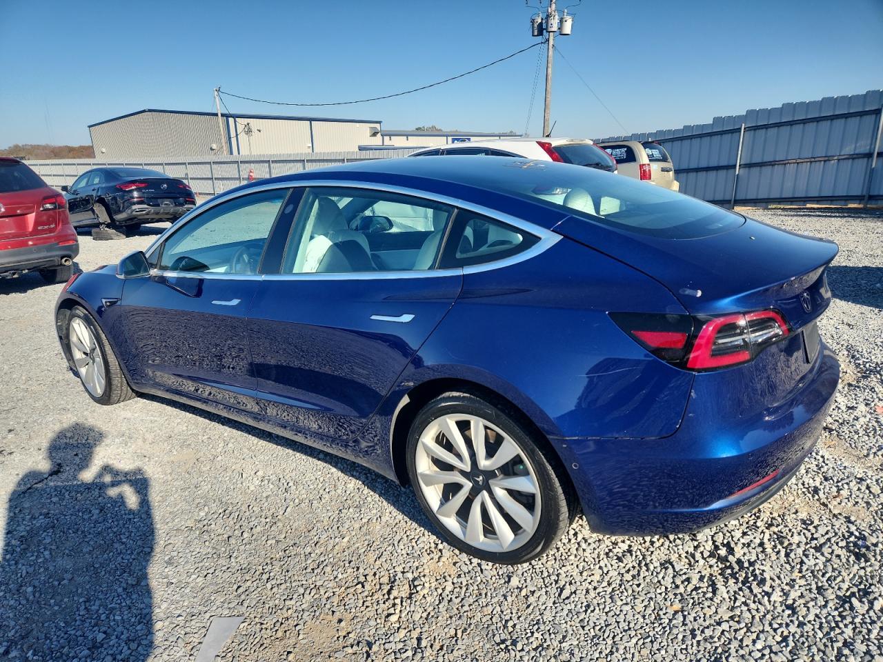 2019 Tesla Model 3 - Фото 2