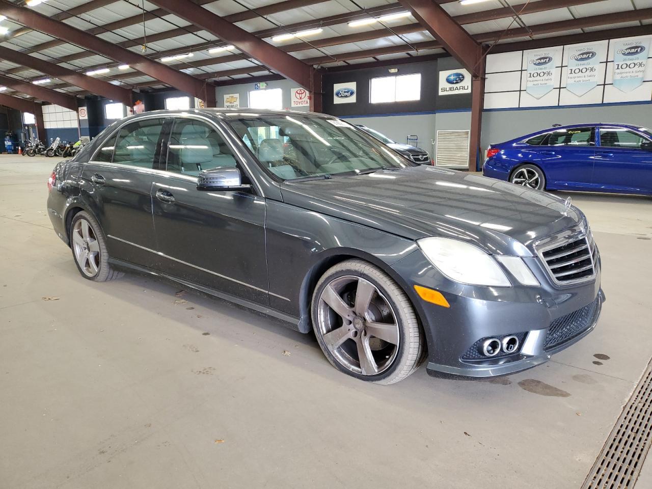 2010 Mercedes-Benz E 350 4Matic - Фото 4