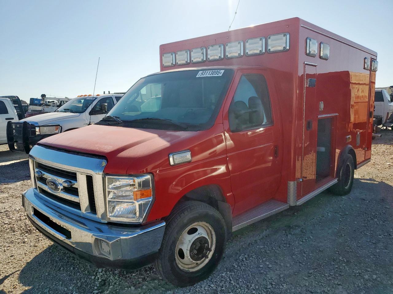 2015 Ford Econoline E350 Super Duty Cutaway Van