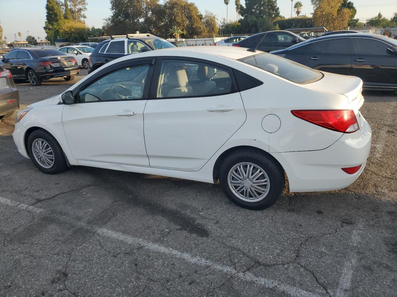 2016 Hyundai Accent Se - Фото 2