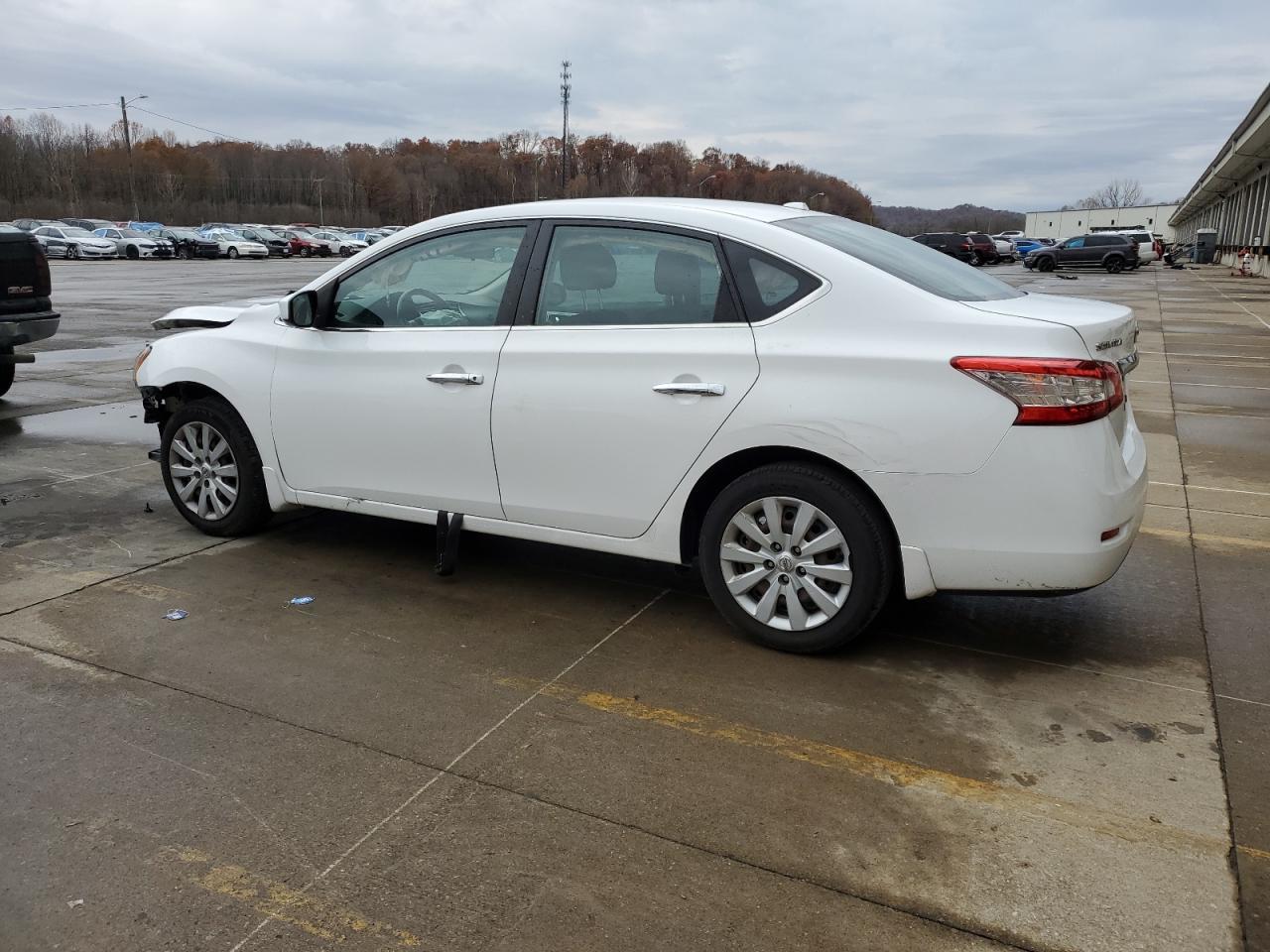 2015 Nissan Sentra S - Фото 2