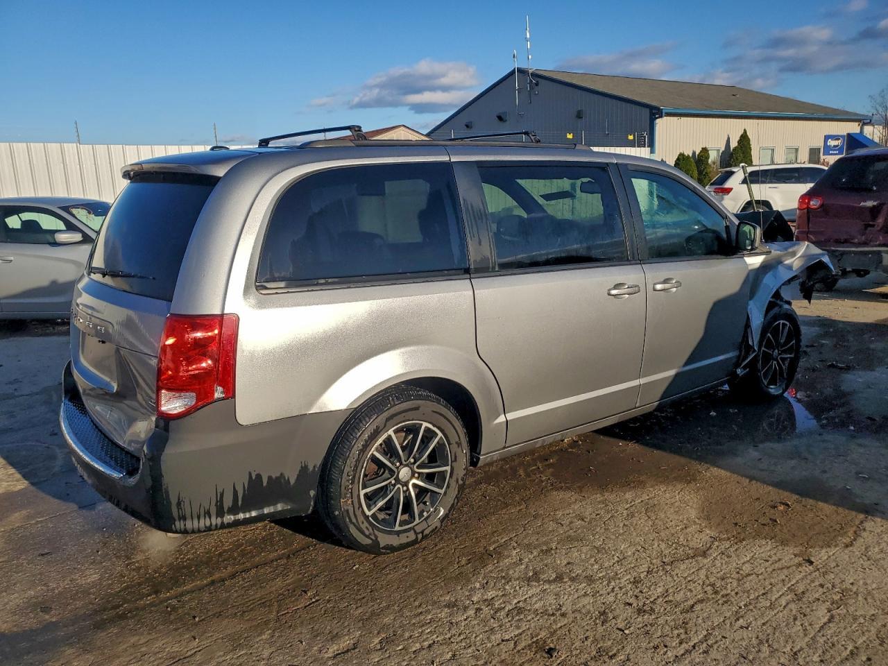 2018 Dodge Grand Caravan Gt - Image 3