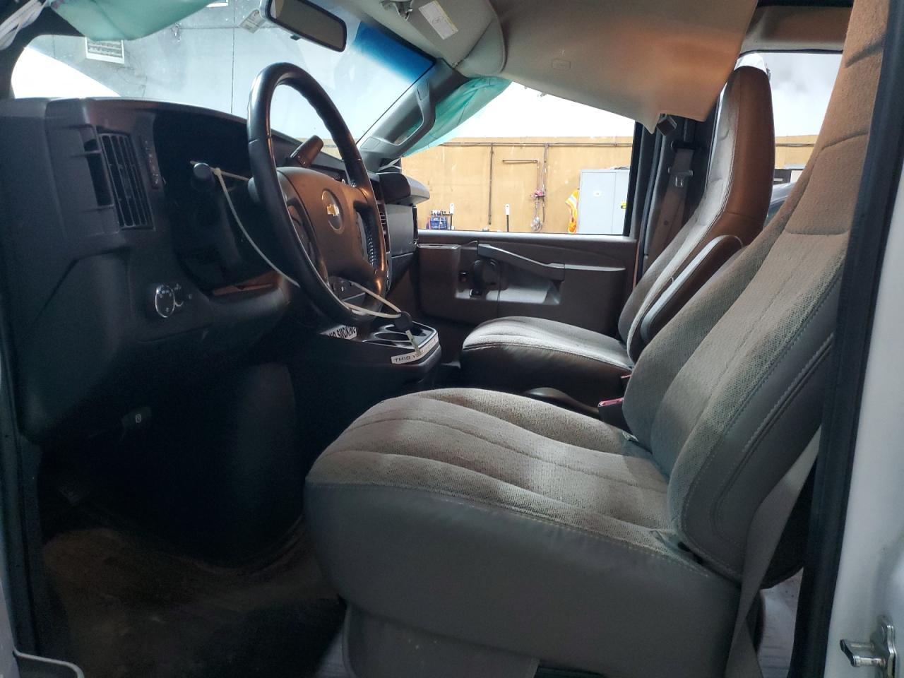 2023 Chevrolet Express G3500 Delivery Van - Фото 7