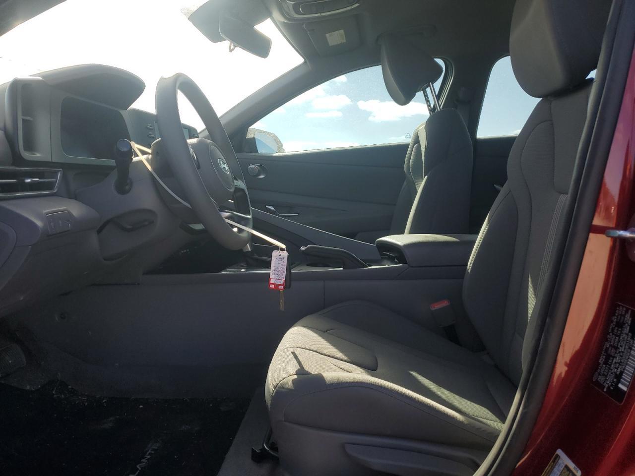 2024 Hyundai Elantra Se - Image 7