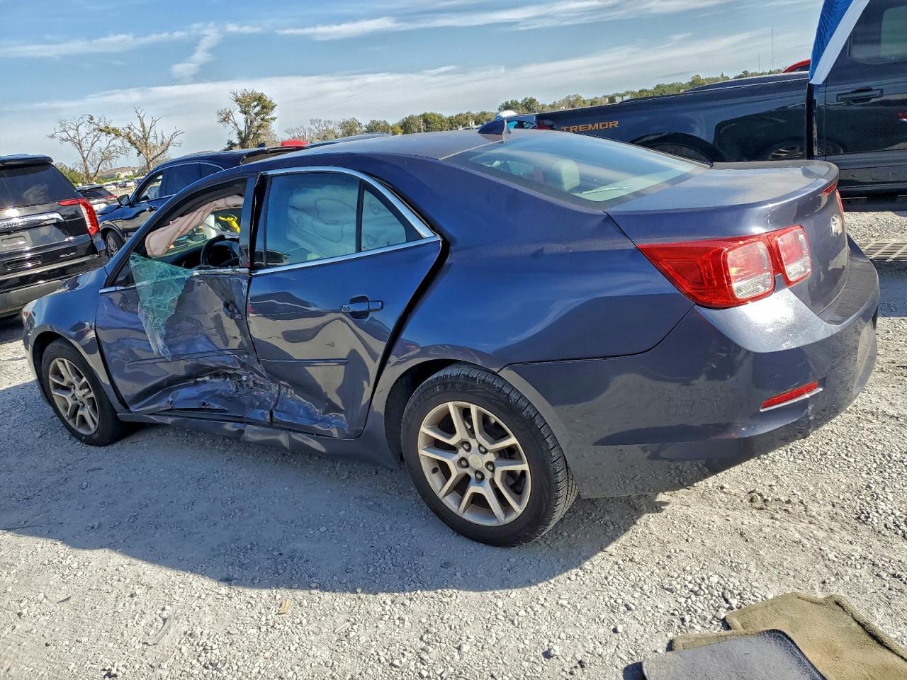 2013 Chevrolet Malibu 1Lt - Фото 2