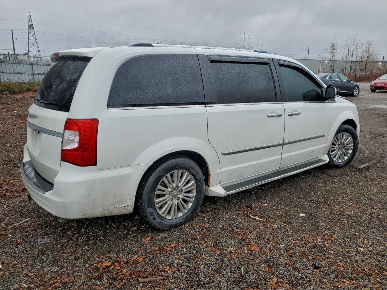 2014 Chrysler Town & Country Limited - Фото 3