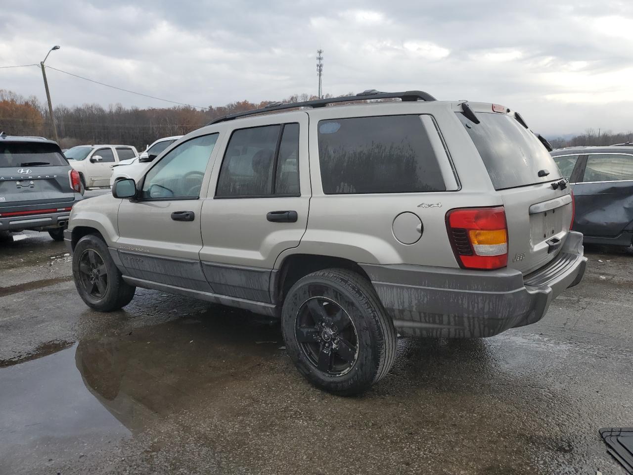 2001 Jeep Grand Cherokee Laredo - Image 2