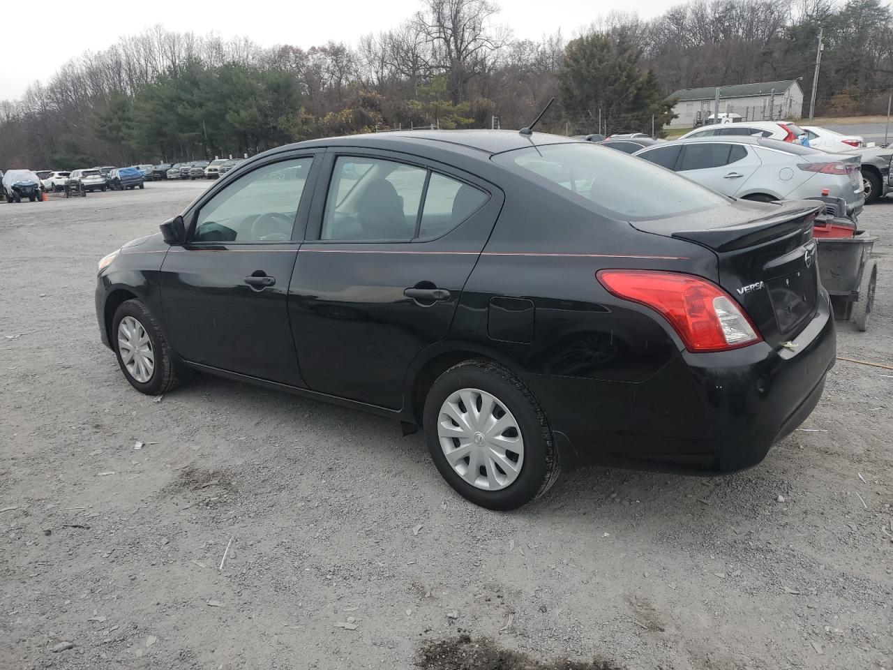 2018 Nissan Versa S - Фото 2