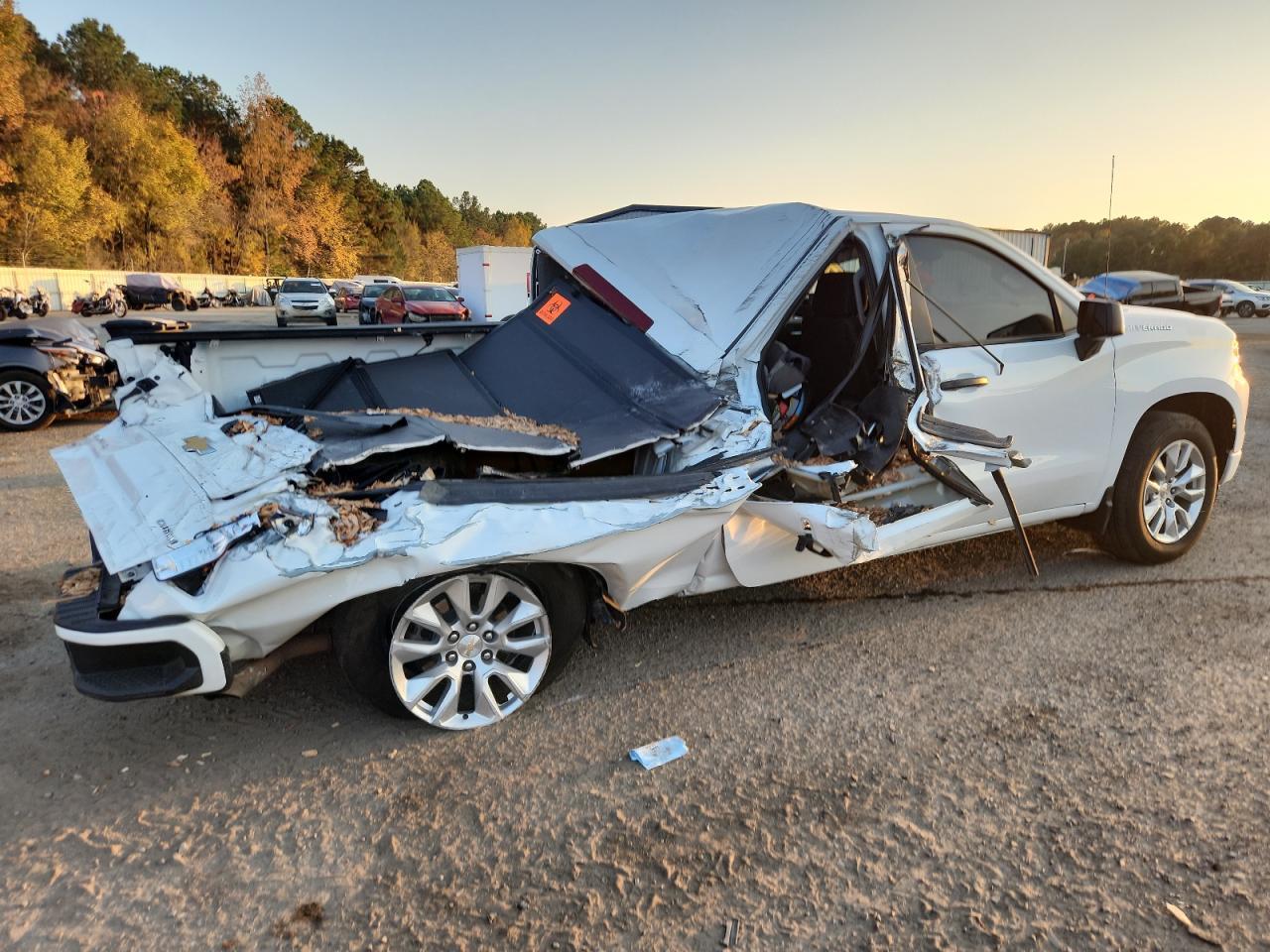 2025 Chevrolet Silverado C1500 Custom - Фото 3