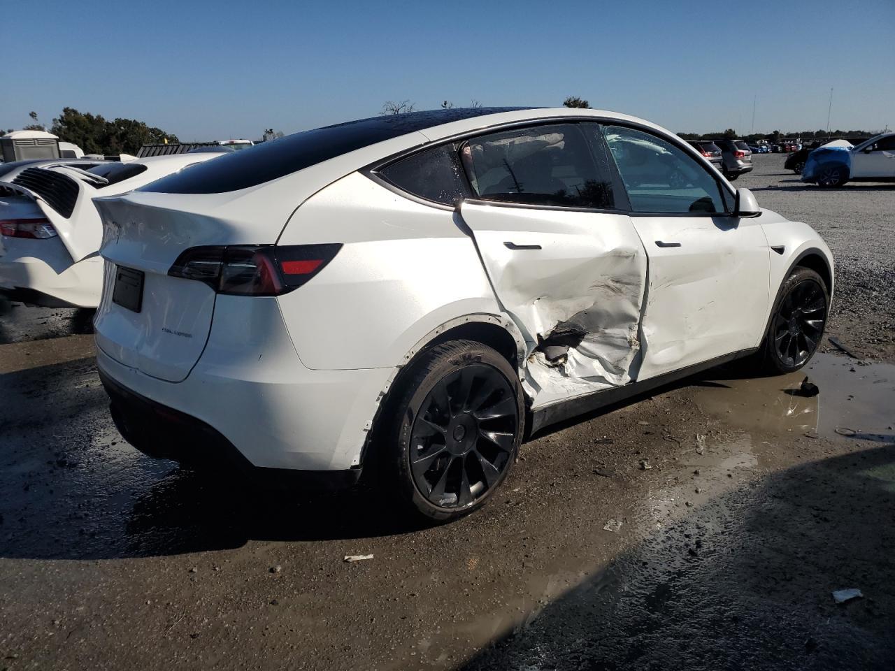 2024 Tesla Model Y - Image 3