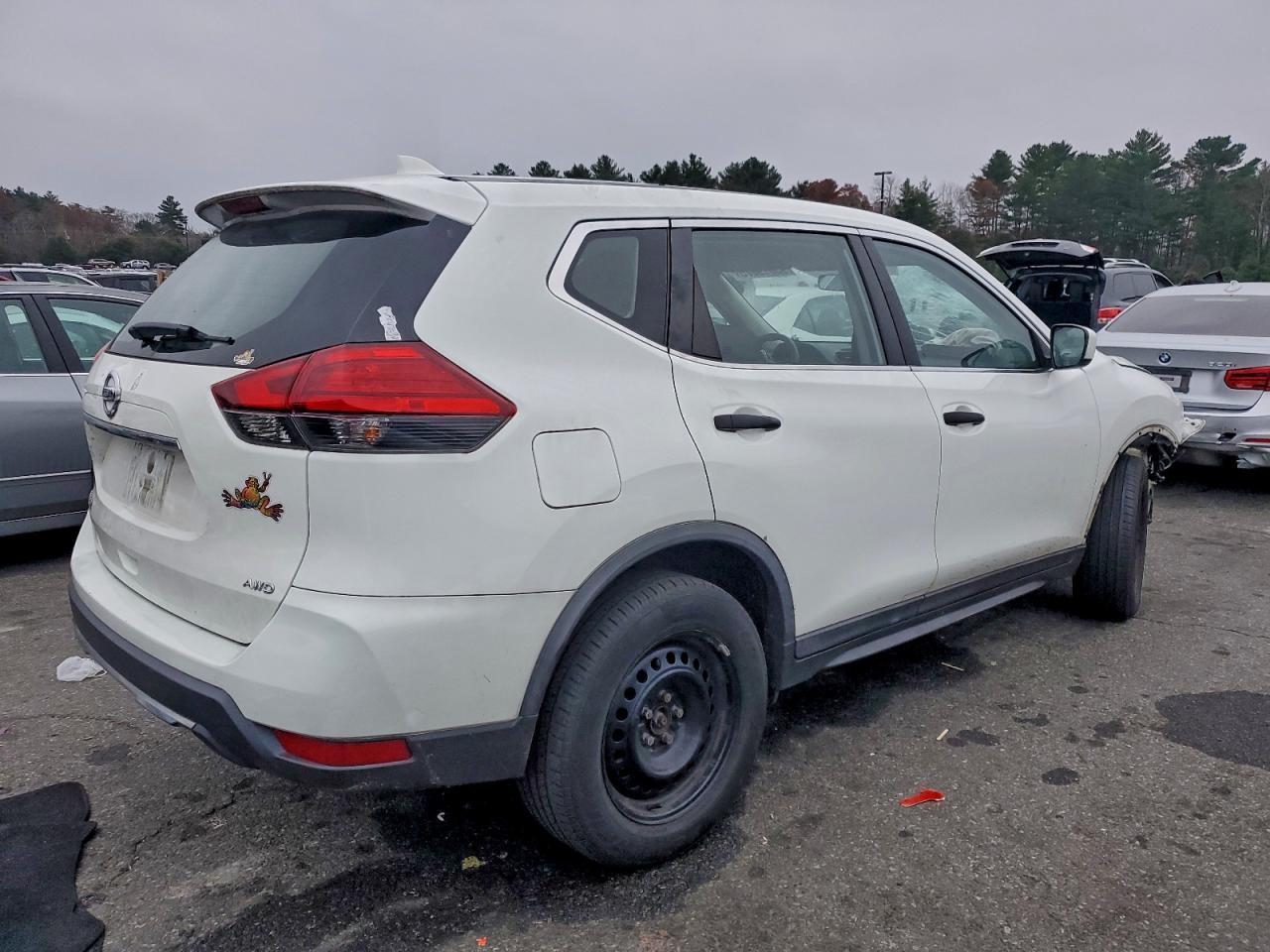 2017 Nissan Rogue S - Image 3