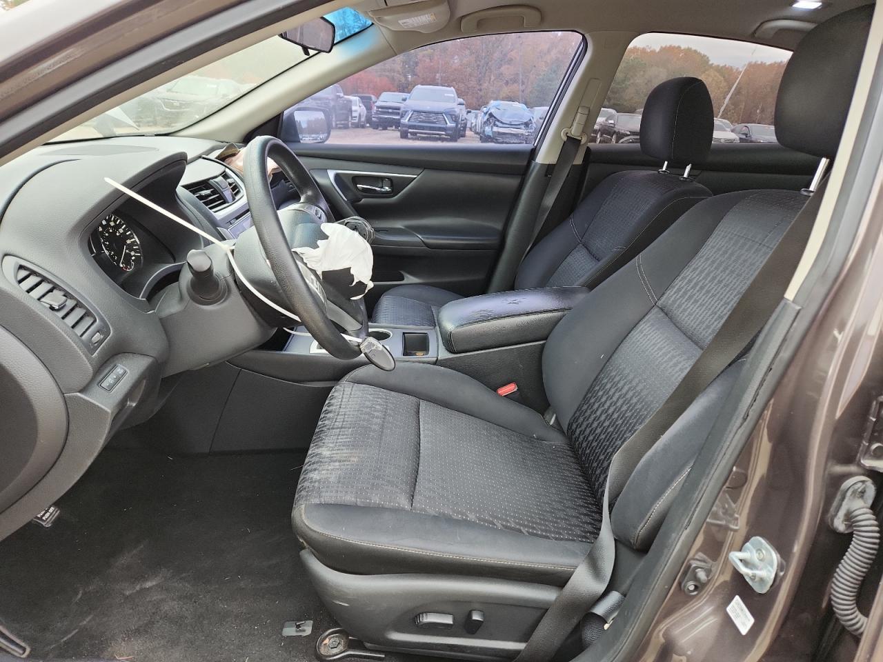 2016 Niss Altima 2.5 S - Image 7
