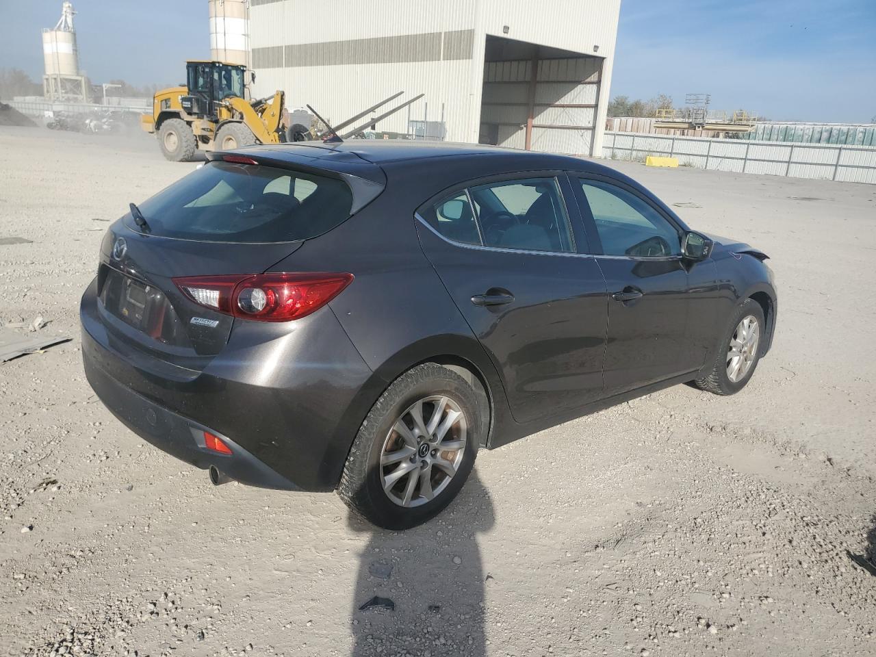 2016 Mazda 3 Touring - Image 3