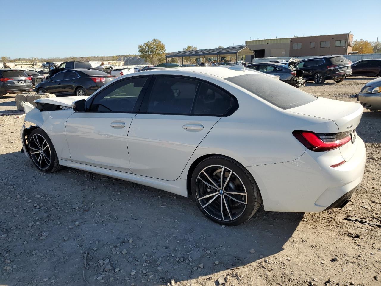 2020 BMW 330Xi - Фото 2