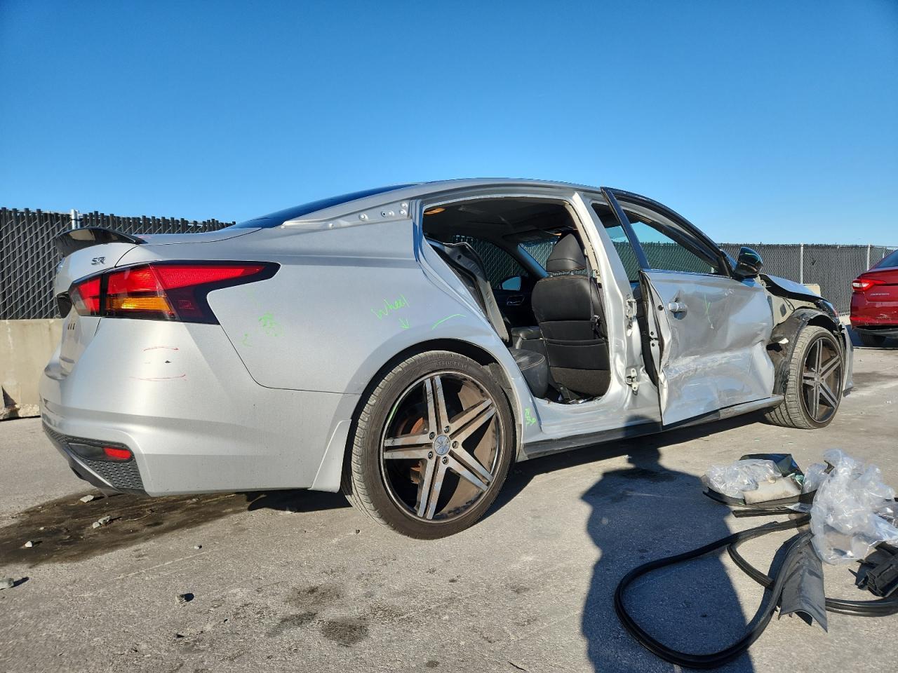 2019 Nissan Altima Sr - Фото 3