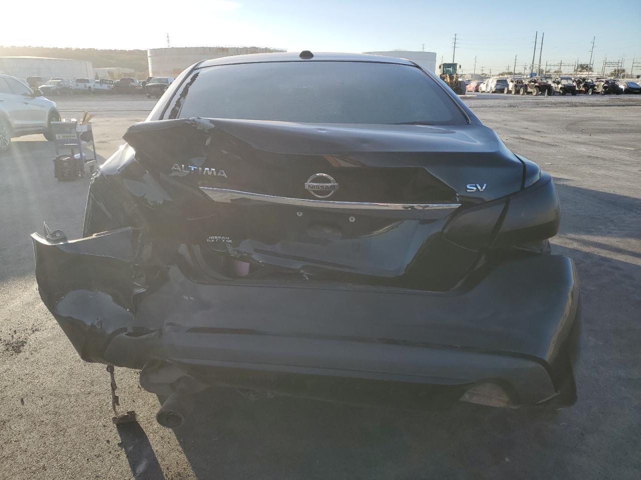 2016 Nissan Altima 2.5 - Image 6