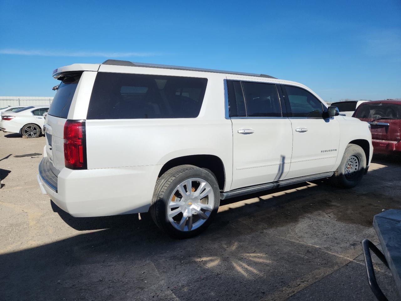 2017 Chevrolet Suburban K1500 Premier - Фото 3