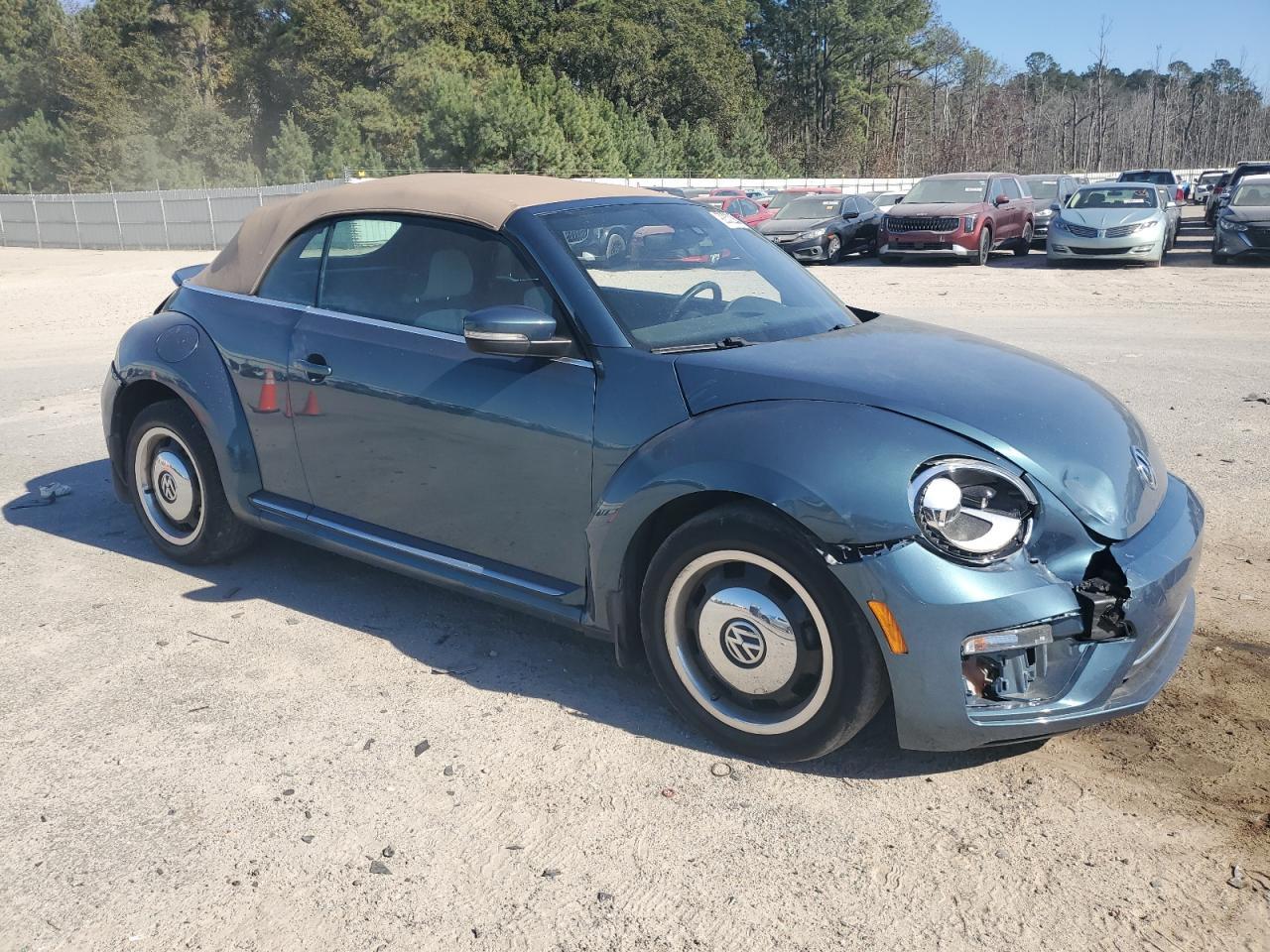 2018 Volkswagen Beetle S - Фото 4