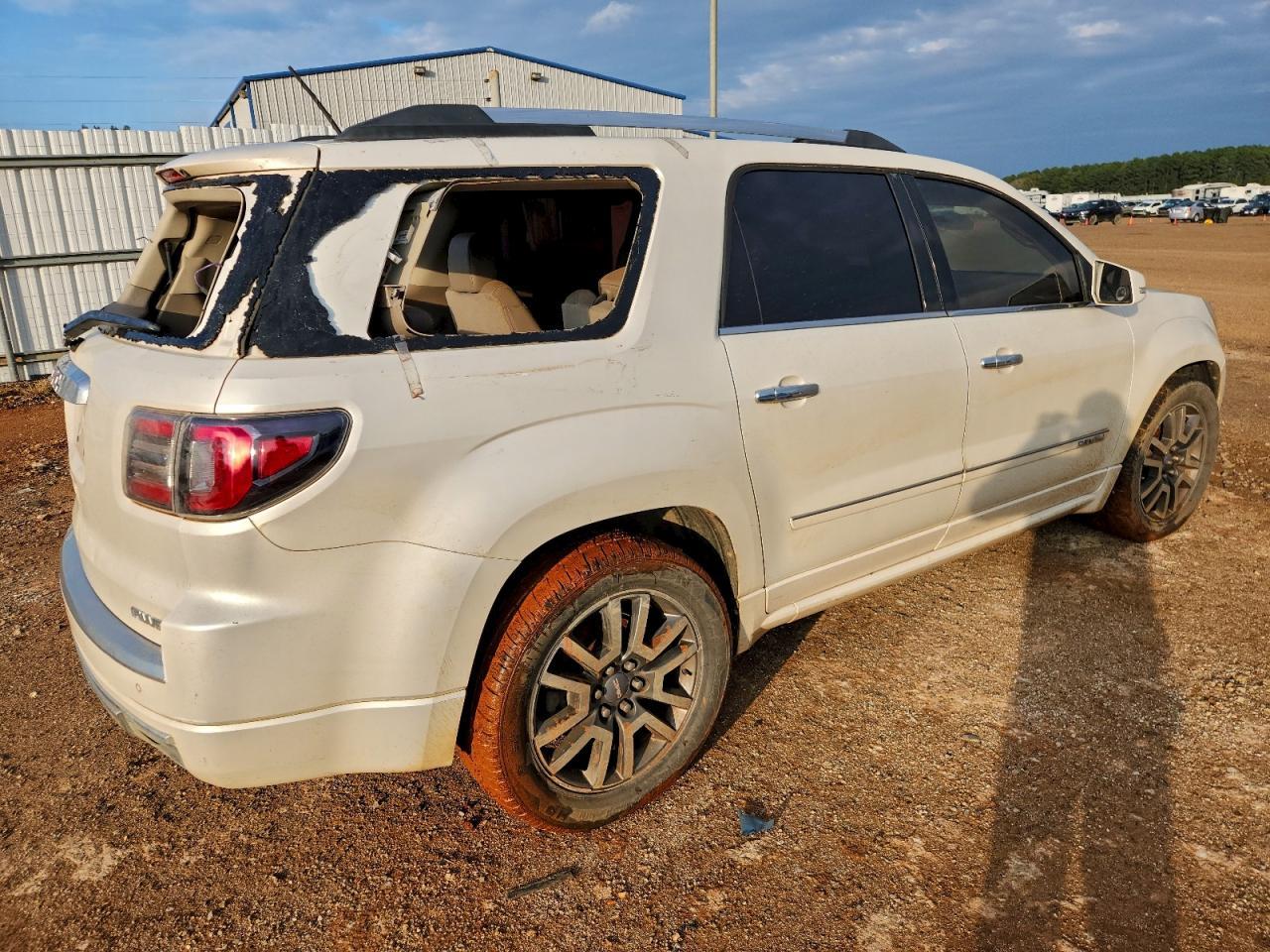 2014 GMC Acadia Denali - Image 3