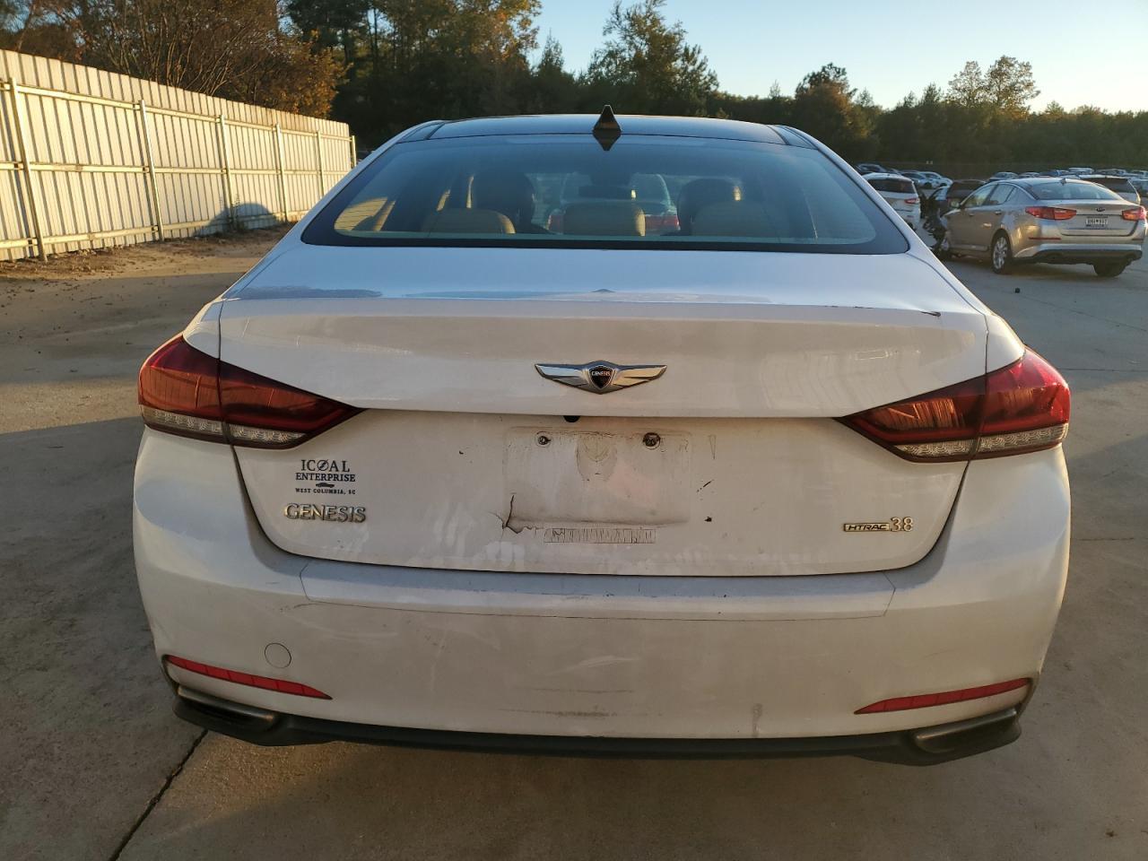 2015 Hyundai Genesis 3.8L - Фото 6