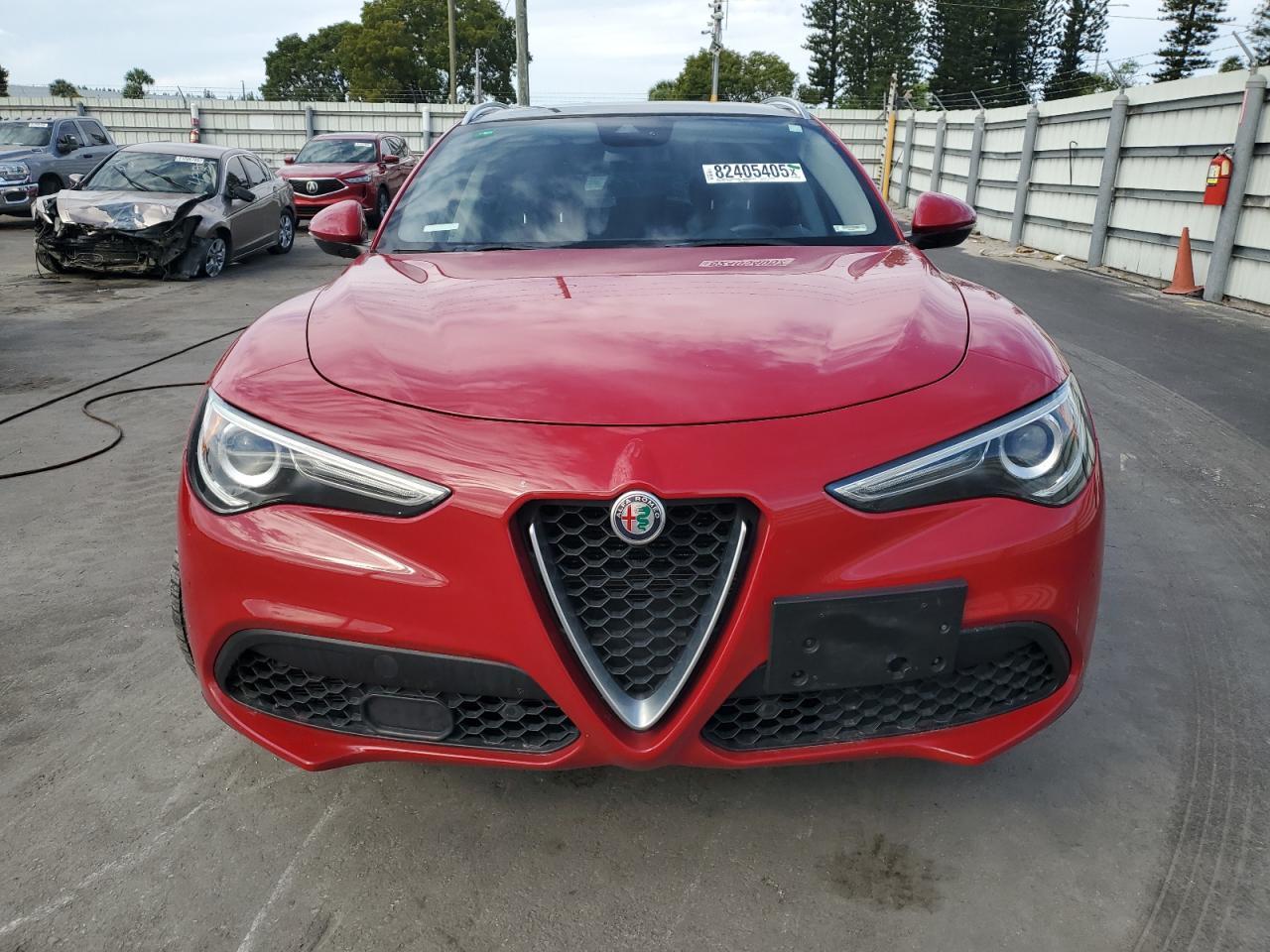 2018 Alfa Romeo Stelvio Ti - Image 5