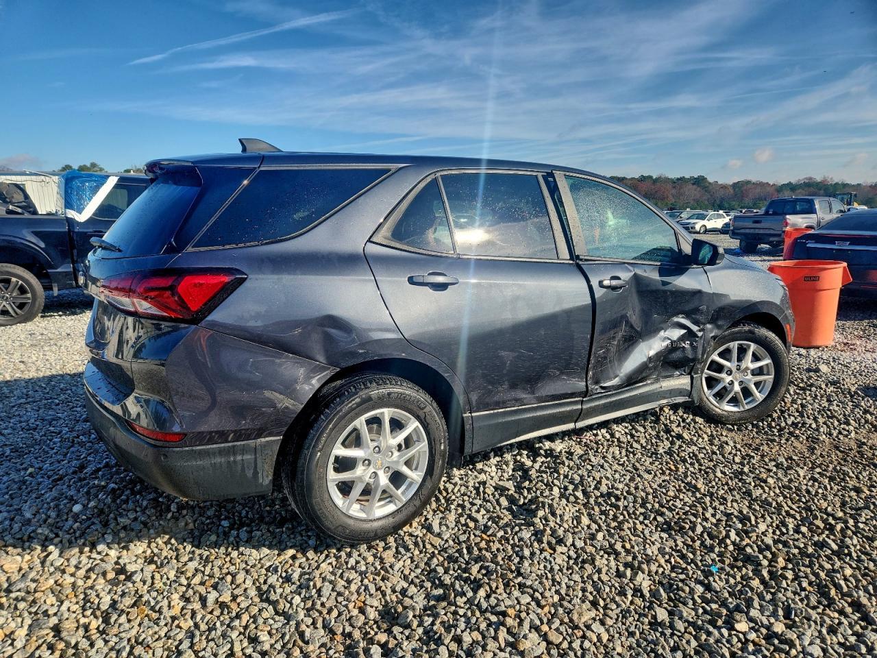 2022 Chevrolet Equinox Ls - Image 3