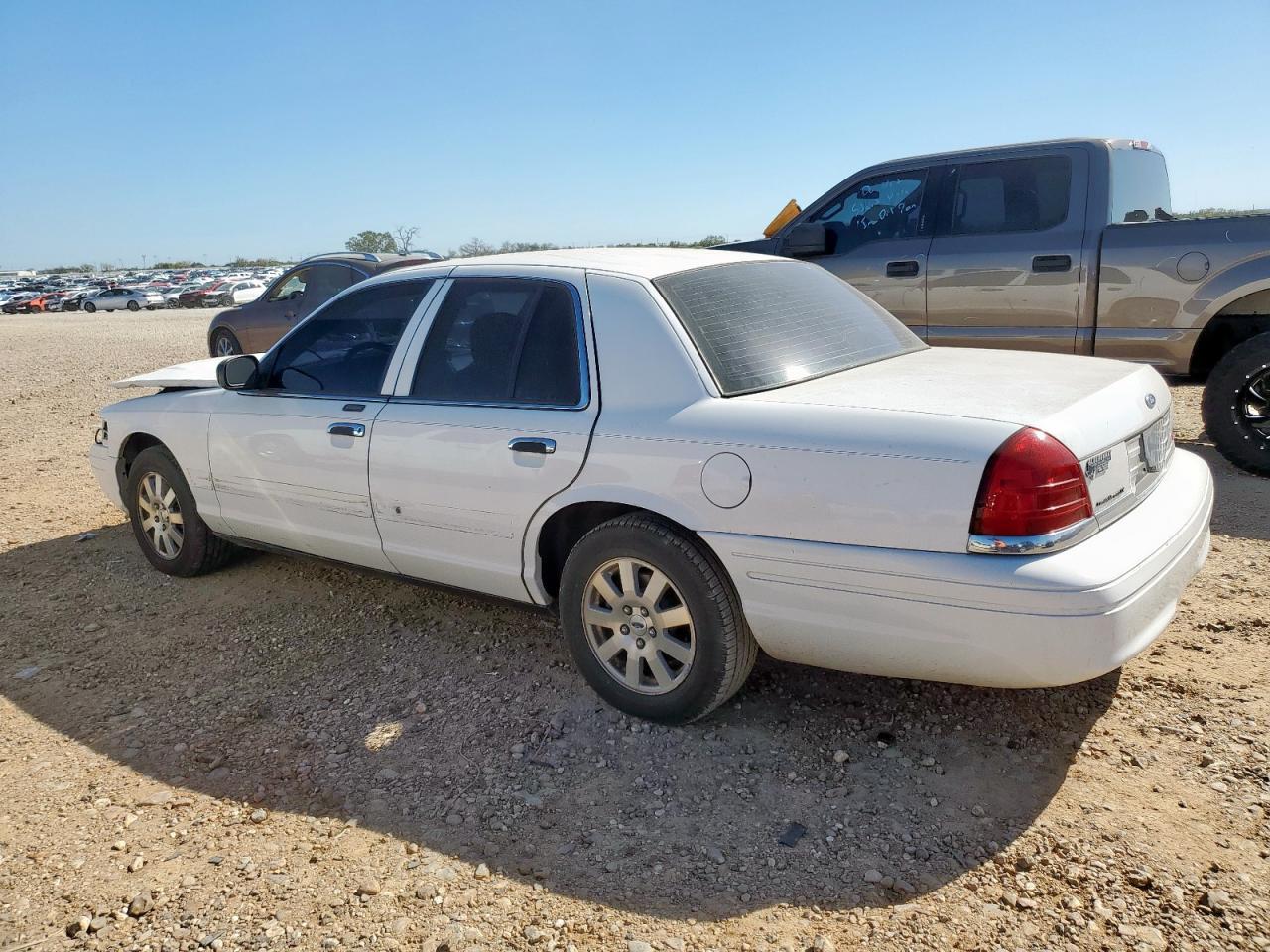 2006 Ford Crown Victoria Lx - Фото 2