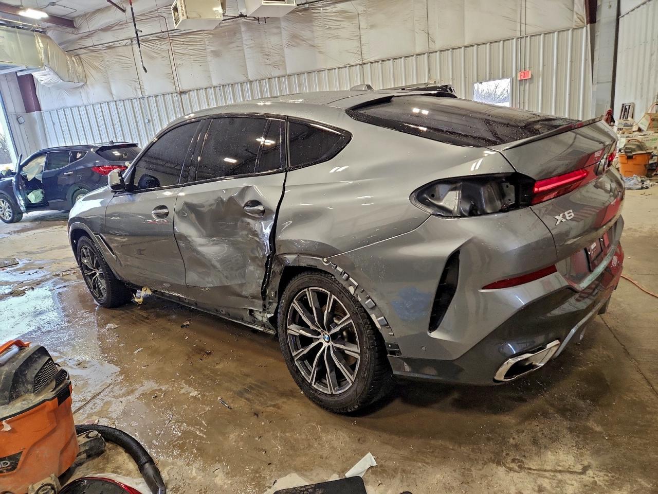 2024 BMW X6 xDrive40I - Image 2