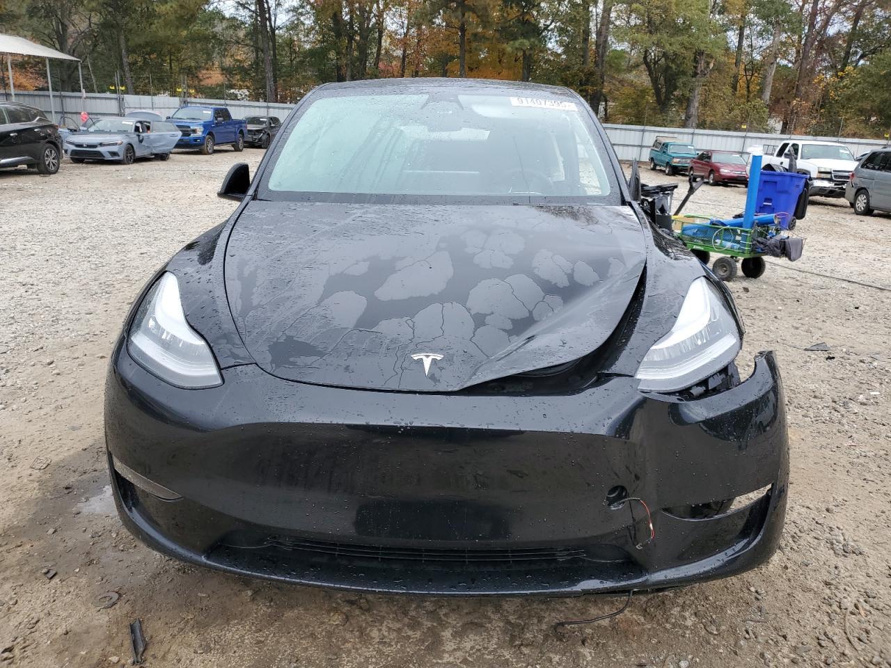 2023 Tesla Model Y - Фото 5