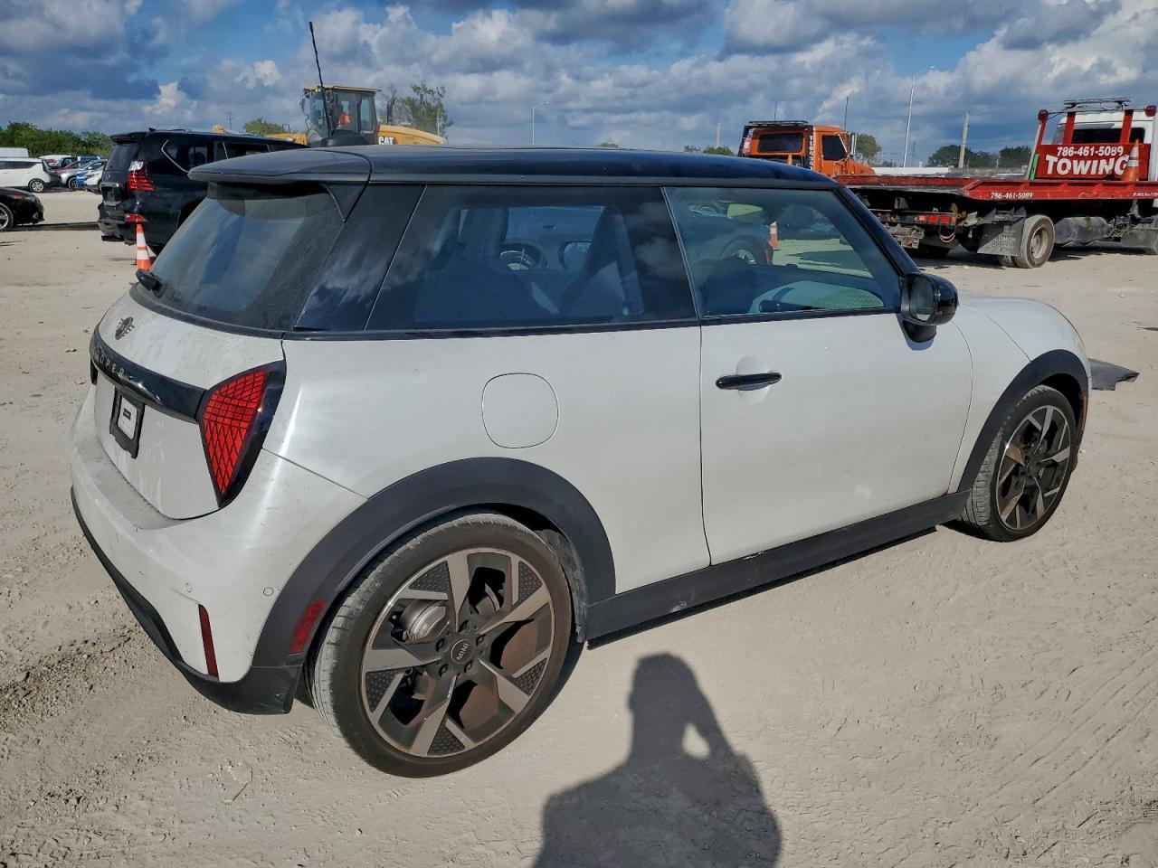 2025 Mini Cooper Base - Фото 3