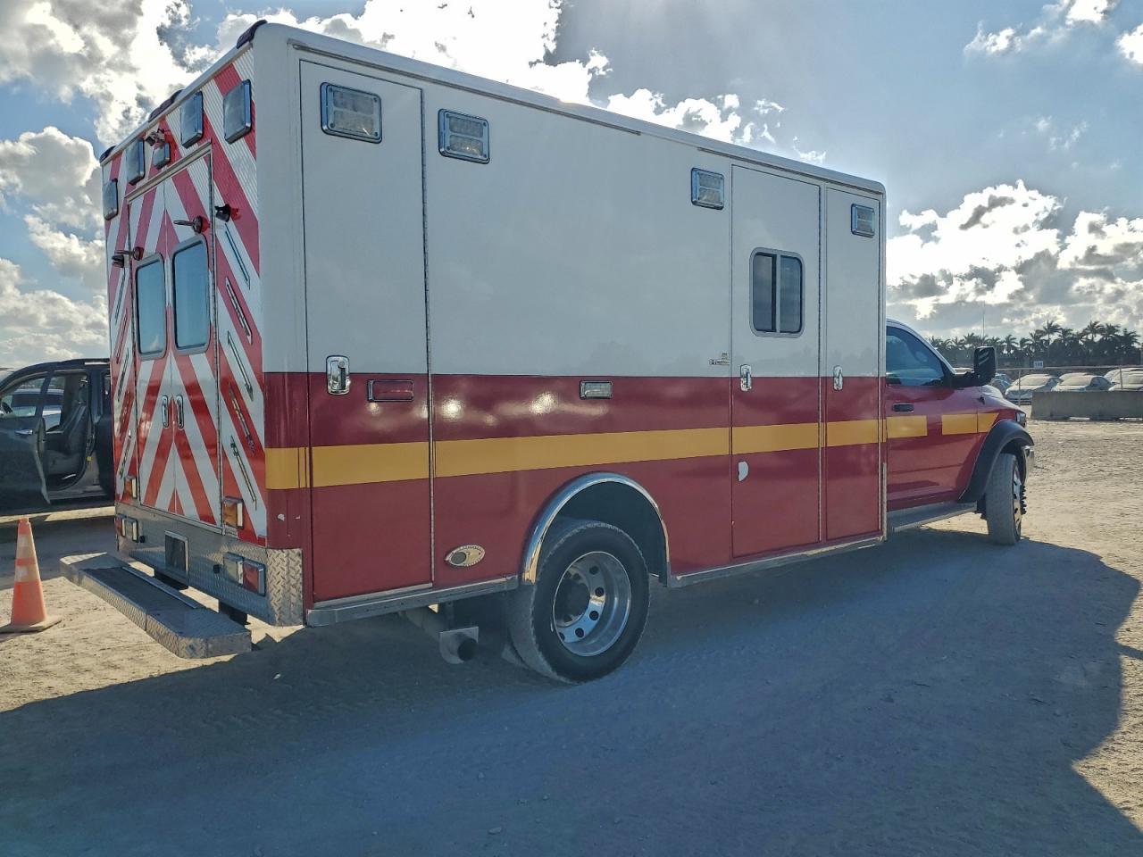 2015 Ram 5500 Ambulance - Image 3