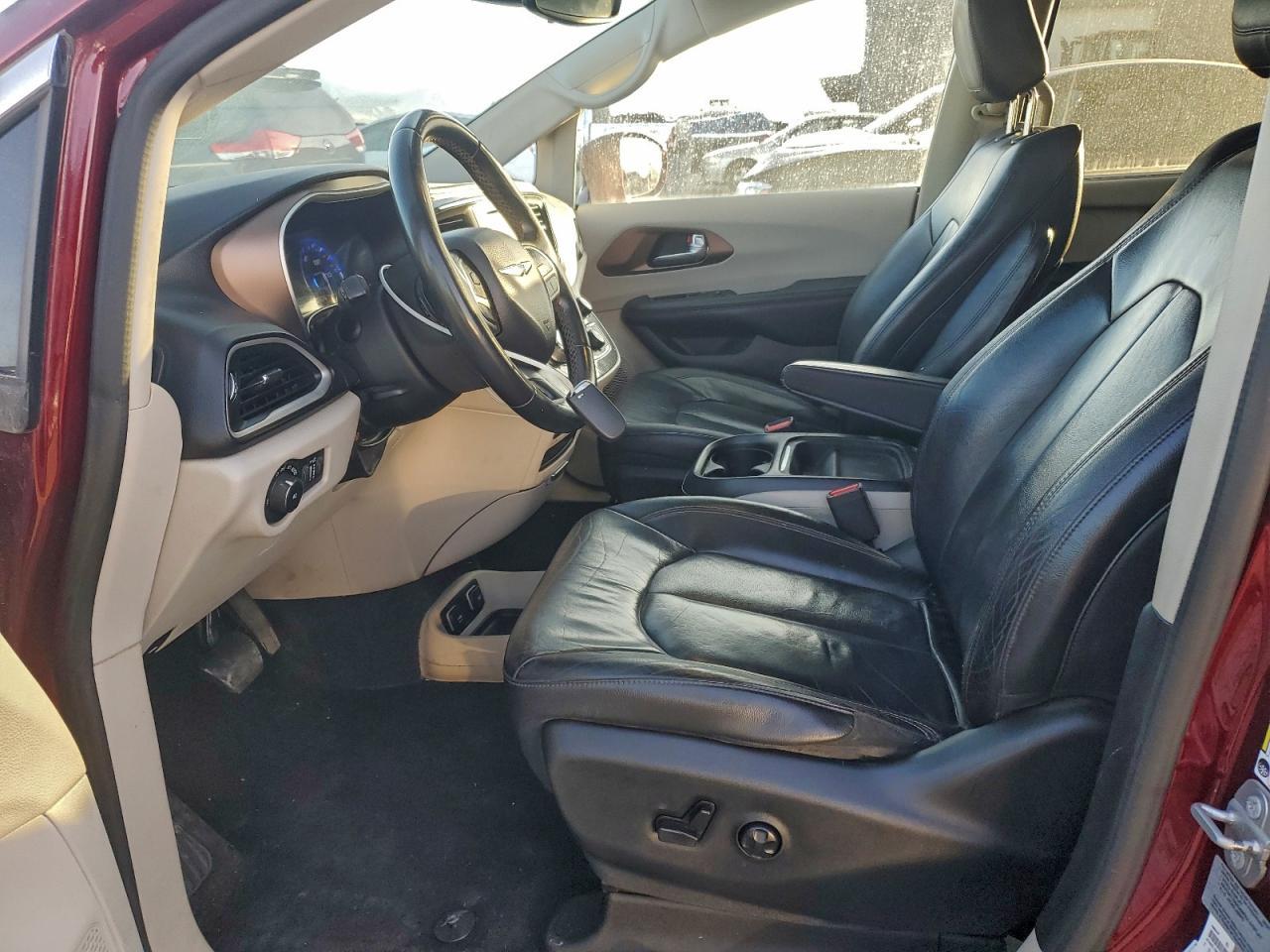 2017 Chrysler Pacifica Touring L - Фото 7