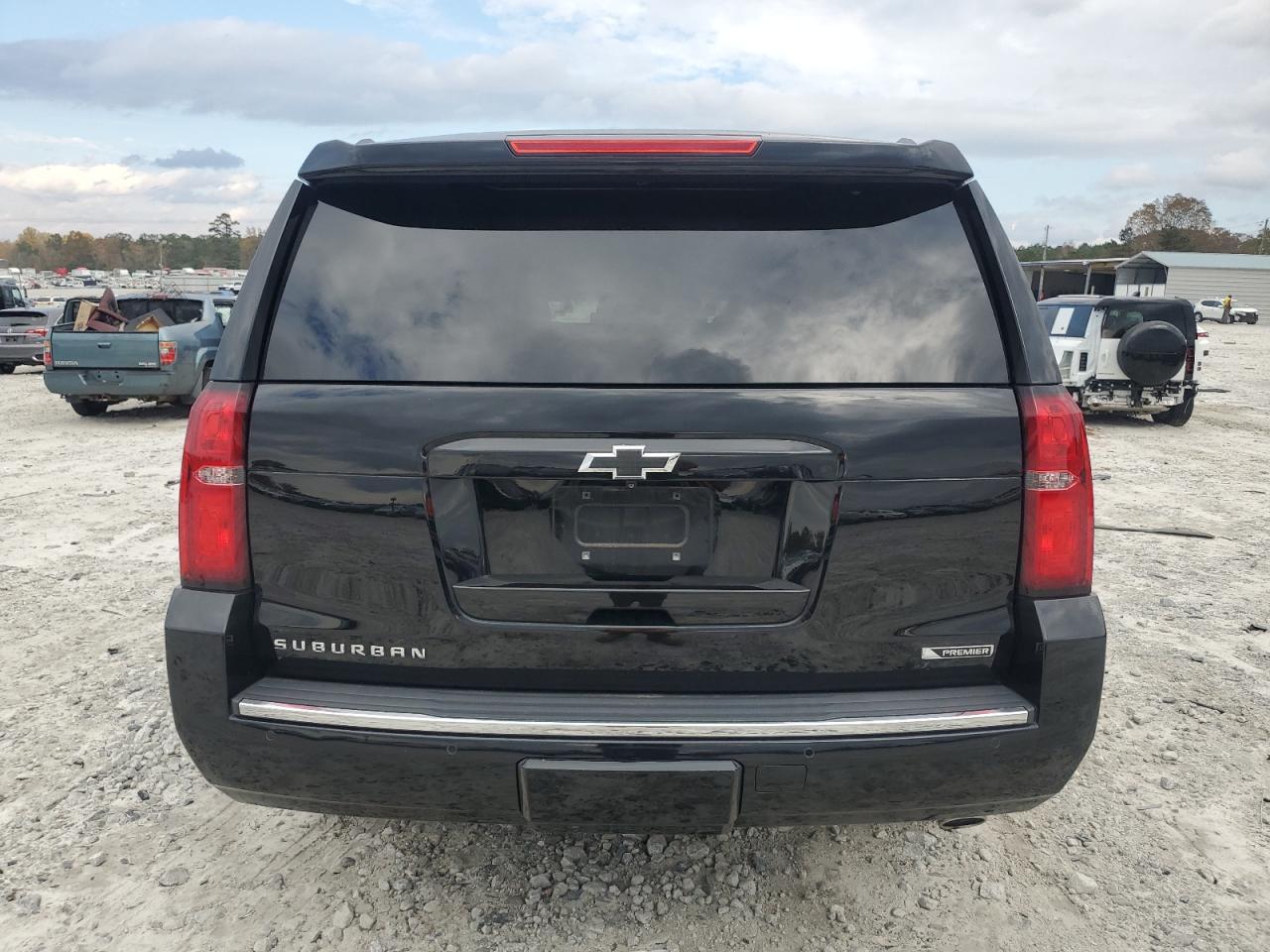 2018 Chevrolet Suburban K1500 Premier - Image 6