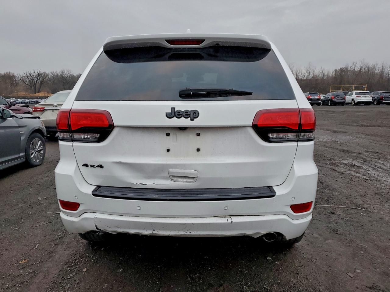 2015 Jeep Grand Cherokee Laredo - Image 6