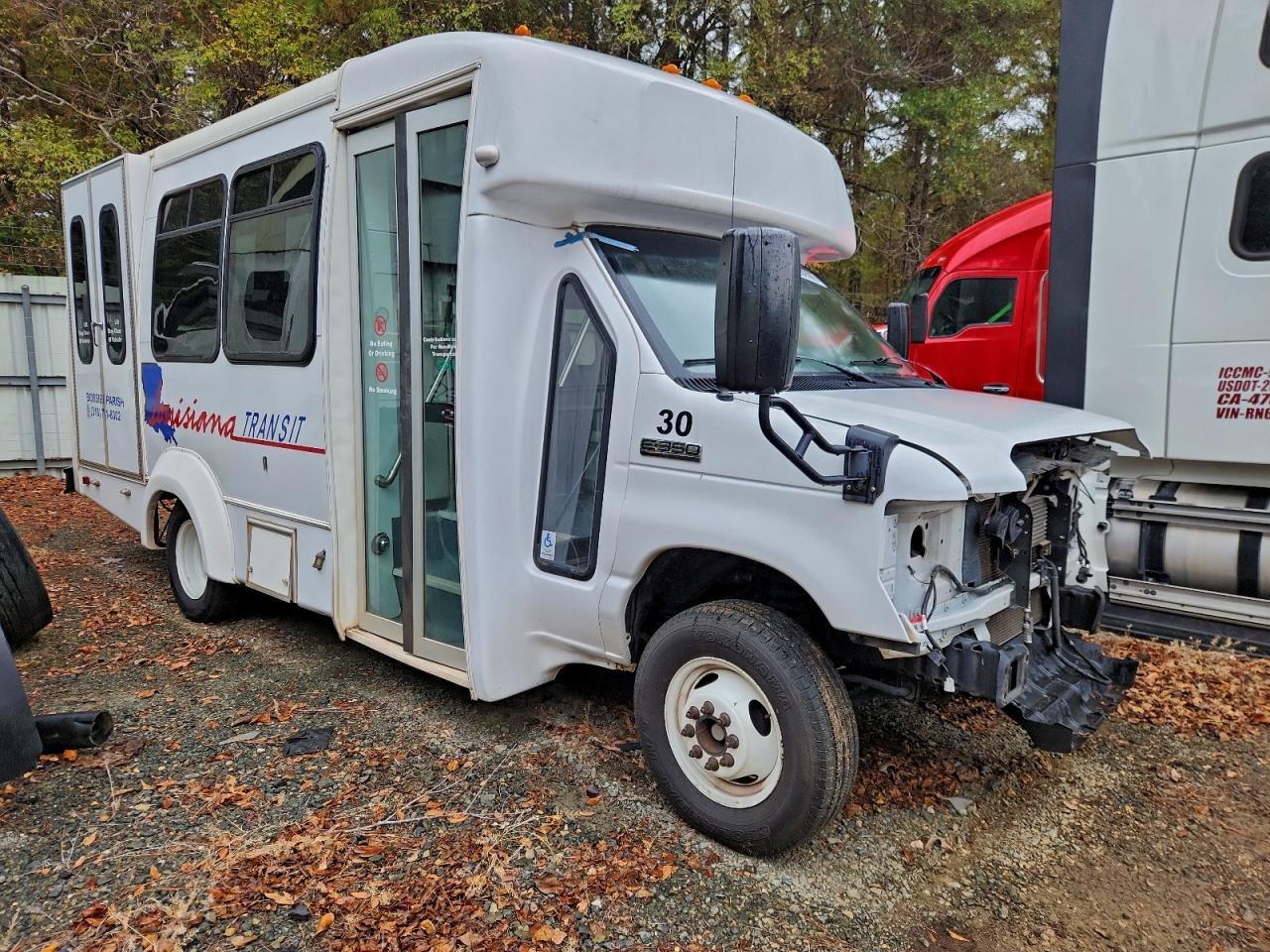 2019 Ford E350 Shuttle Bus - Фото 4
