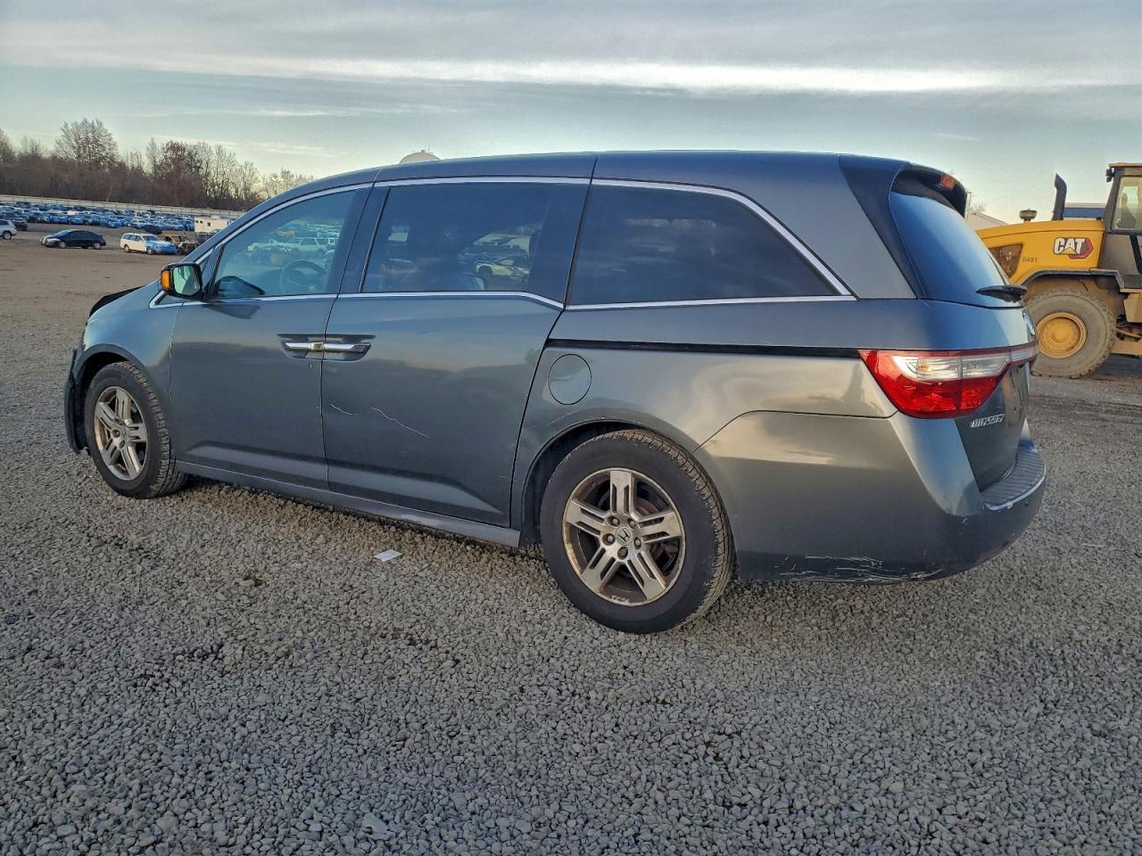 2011 Honda Odyssey Touring - Фото 2